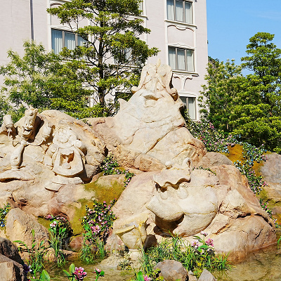 ルミエール、コグスワース、ポット婦人とチップ、ワードローブをかたどった岩