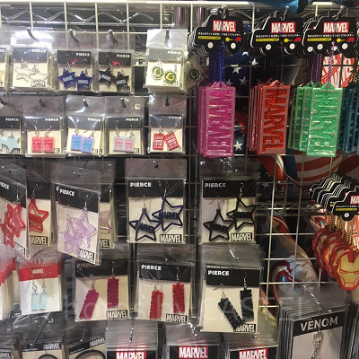 マーベルロゴのアクセサリー