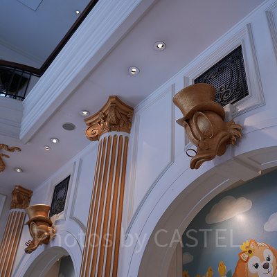 マクダックス・デパートメントストア　豪華な店内