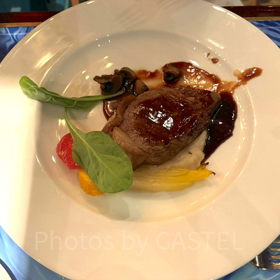 ミステリーレストラン2026の肉料理