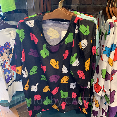 ミッキーグローブ総柄Tシャツ（ブラック）