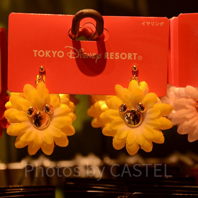 ミッキーモチーフのお花のイヤリング(イエロー)