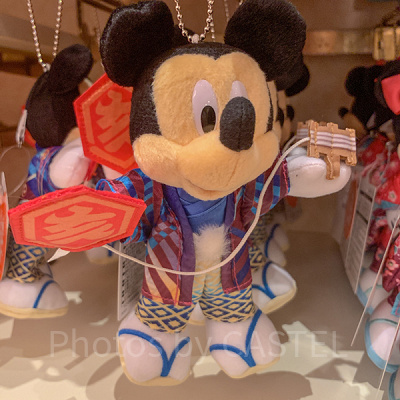 ミッキー正月ぬいぐるみバッジ