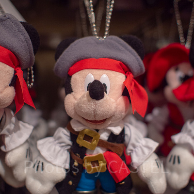 ミッキーぬいぐるみバッジ