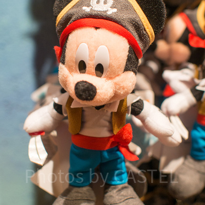 ミッキー　ぬいぐるみバッジ