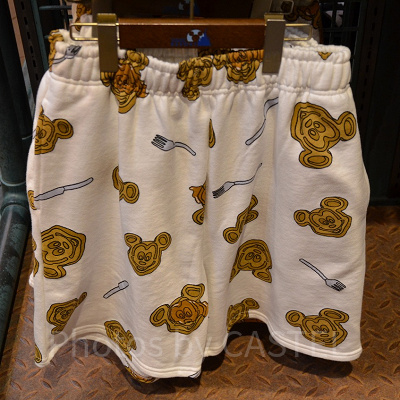ミッキーワッフルのショートパンツ
