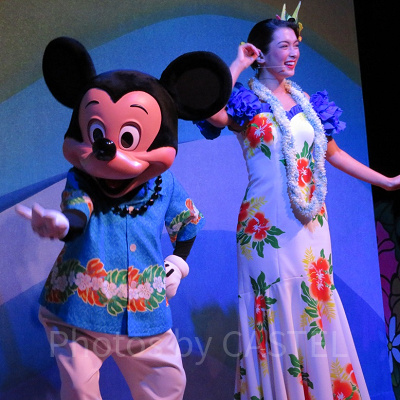 ミッキーのレインボー・ルアウ