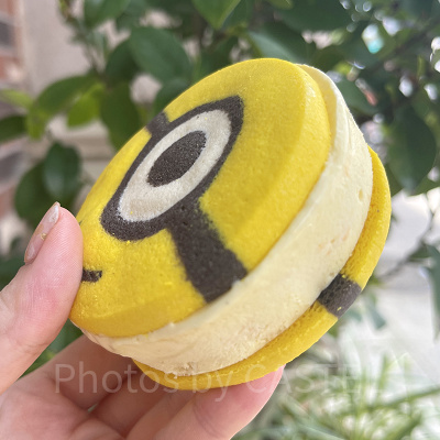 ミニオン・クッキーサンド～バナナアイス＆フルーツ