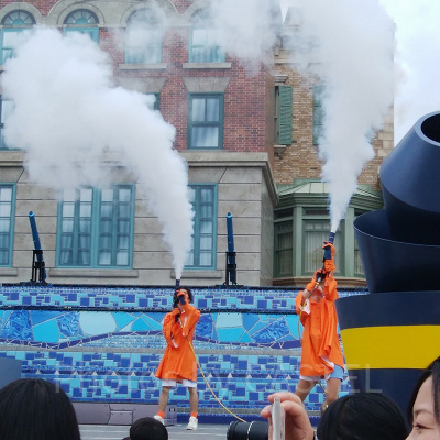 ミニオンクールファッションショー開始！