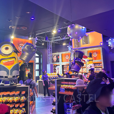 ミニオンパークの新しいグッズショップ「イーブル・スタッフ」