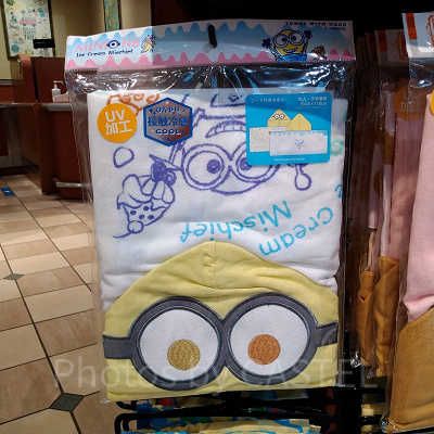 ミニオンのひんやり接触冷感フード付きポンチョ