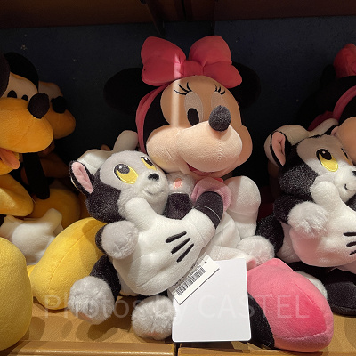 ミニーとフィガロのぬいぐるみ