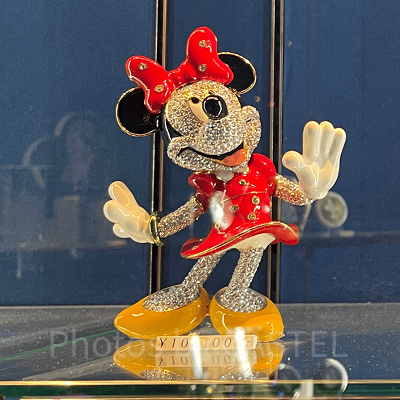 ミニーのフィギュア