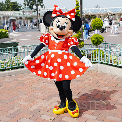 メインストリート・ハウス前で会えるミニー