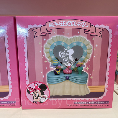 ミニーのドレッサーの光るおもちゃ