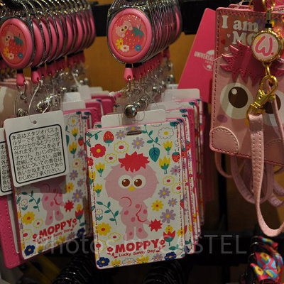 モッピーのお花柄パスケース