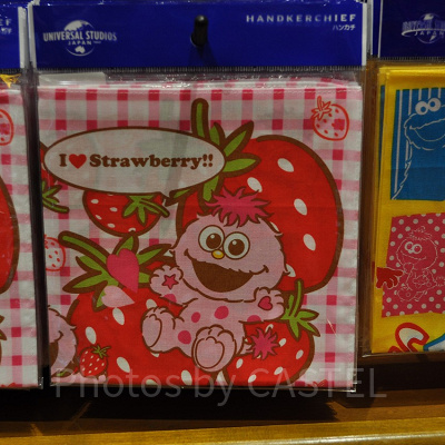 モッピーのハンカチ（イチゴ柄）
