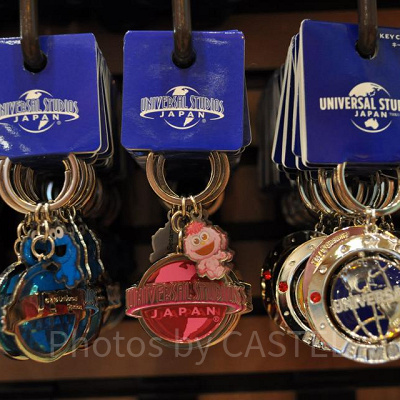 モッピーのピンクのグローブキーチェーン