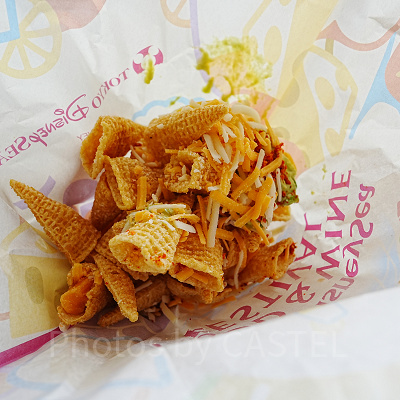 とんがりコーンとアボカドのナチョス風