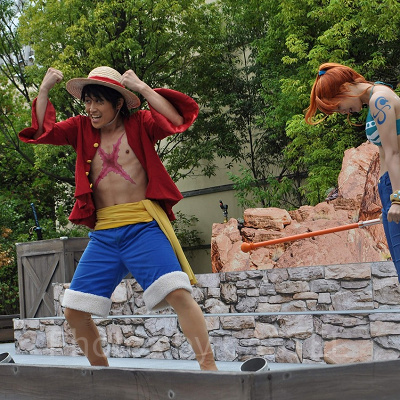 無邪気なルフィにイライラ中のナミ／ワンピースウォーター・バトル