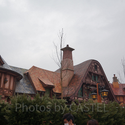 ニューファンタジーランドの美女と野獣エリア（レストラン）