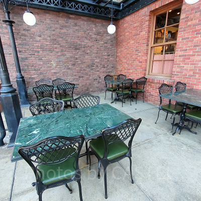 ニューヨーク・デリ：テラス席