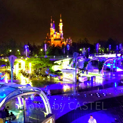 トゥモローランド2階からの夜景。絶景です。