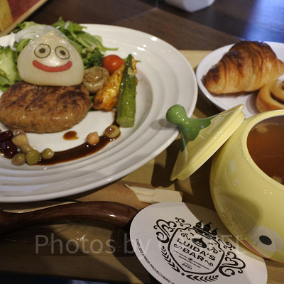 ニジゲンノモリ「ドラゴンクエストアイランド」／丸ごとたまねぎスライムのハンバーグ