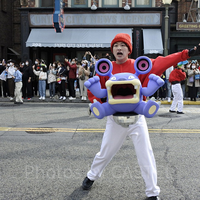 NO LIMIT!パレードのポケモンとダンサー