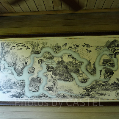 Qラインにある大きな地図に注目