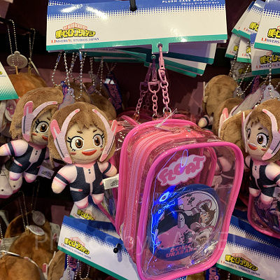 お茶子のプラッシュケース&バッジセット（USJ×ヒロアカグッズ）
