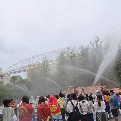 ワンピースウォーターバトルは会場全体が水でビショ濡れになる／USJ