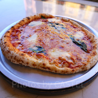 リストランテ・ディ・カナレットで食べられる窯焼きピッツァ