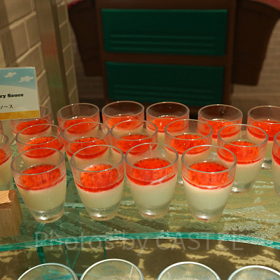 パンナコッタ ストロベリーソース