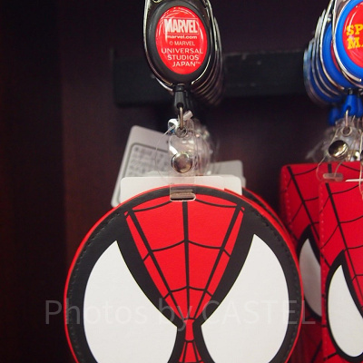 スパイダーマンのリール付きパスケース