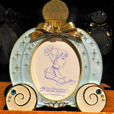 香水デザインのフォトスタンド