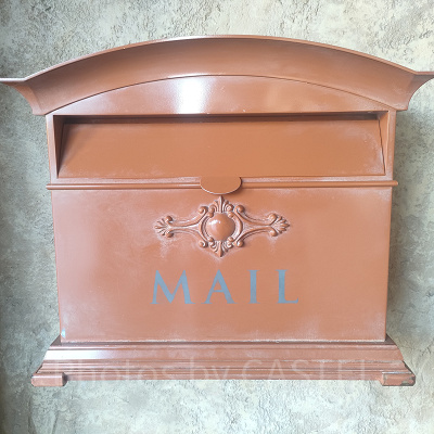 フォトグラフィカ入り口のポスト