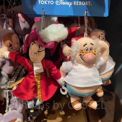 ぬいぐるみバッジ（フック船長＆ミスター・スミー）