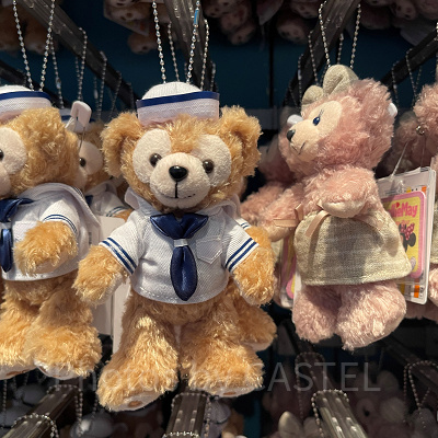 ぬいぐるみバッジ（ダッフィー）