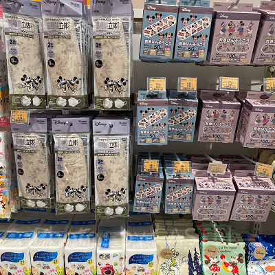 ポケットティッシュ・絆創膏など（ミッキー＆フレンズデザイン）