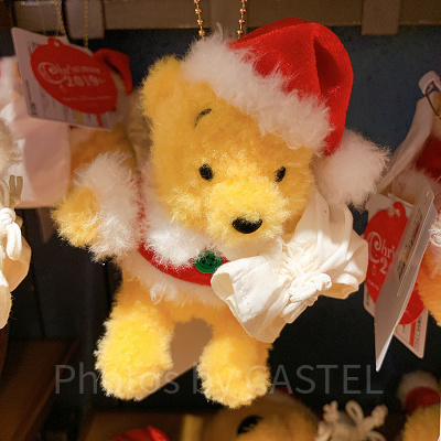 プーさんのぬいぐるみバッジ