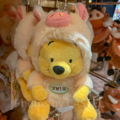 プーさん干支コスチューム（亥）ぬいぐるみバッジ