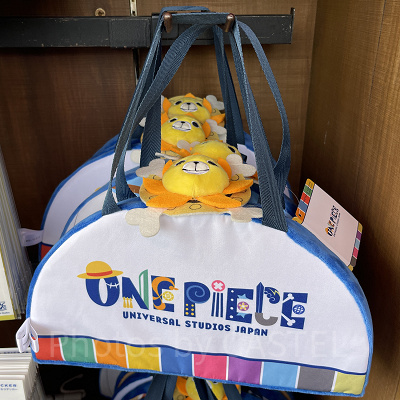 ポータブルクッション（USJワンピースグッズ）