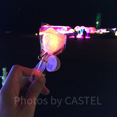 スティックのボタンを押すとキャンディーが光ります☆