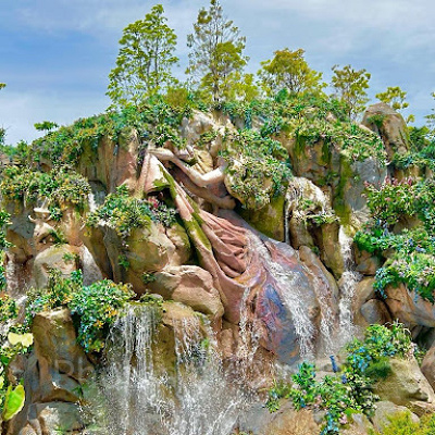 オーロラ姫、フィリップ王子、フローラ、フォーナ、メリーウェザー、マレフィセント