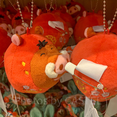 プンバァ正月ぬいぐるみバッジ（だるま姿）