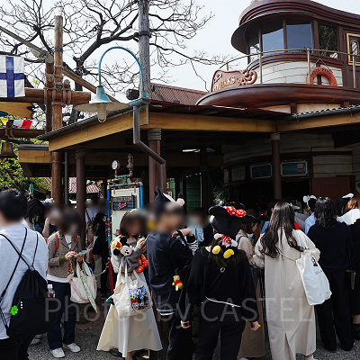 ボイラールームバイツの待ち列