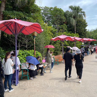 リーナベルのポップコーンバケットの待ち列（2022年9月8日）