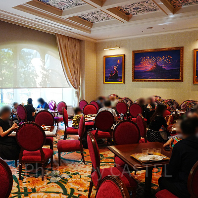 ファンタジースプリングスレストランの内装