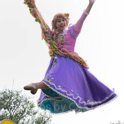 宙を移動するラプンツェル